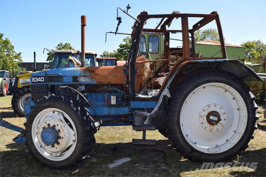 New Holland 8340 *zur Teileverwertung* Τρακτέρ