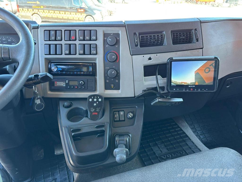 Volvo FL 250 4x2 THERMOKING V-100 Max / BOX L=8255 mm Kühlkoffer