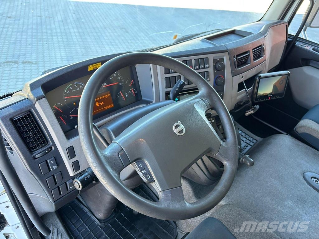 Volvo FL 250 4x2 THERMOKING V-100 Max / BOX L=8255 mm Kühlkoffer