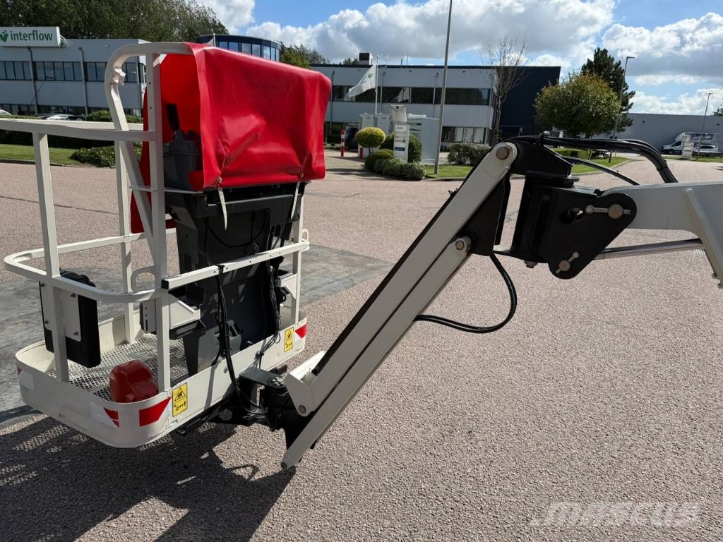JLG E300AJP Съчленени стрелови подемници