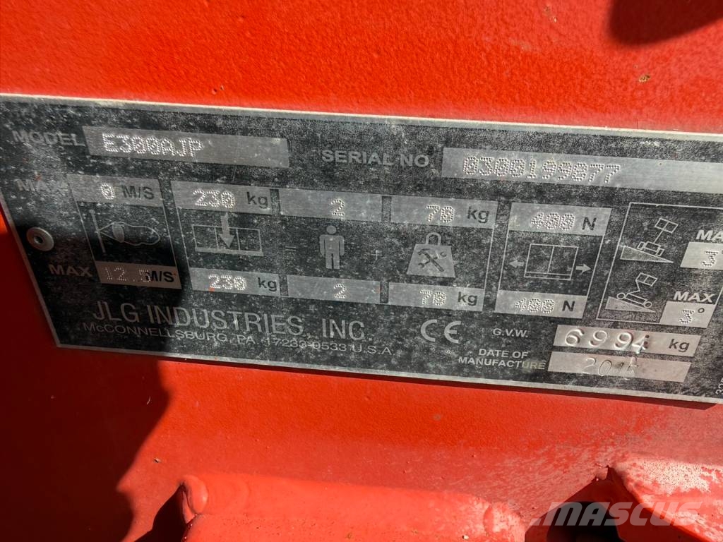 JLG E300AJP Съчленени стрелови подемници
