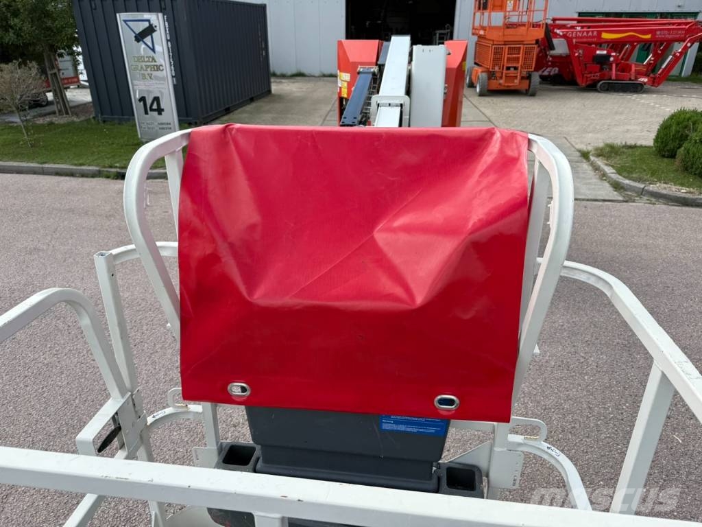 JLG E300AJP Съчленени стрелови подемници