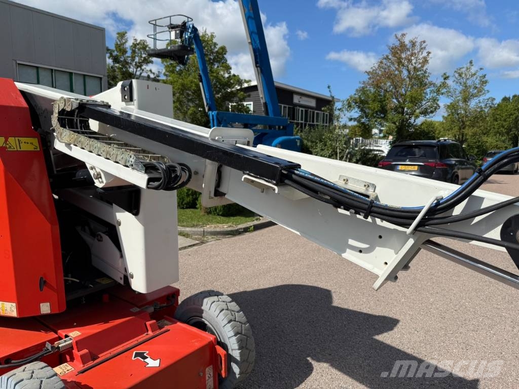 JLG E300AJP Съчленени стрелови подемници