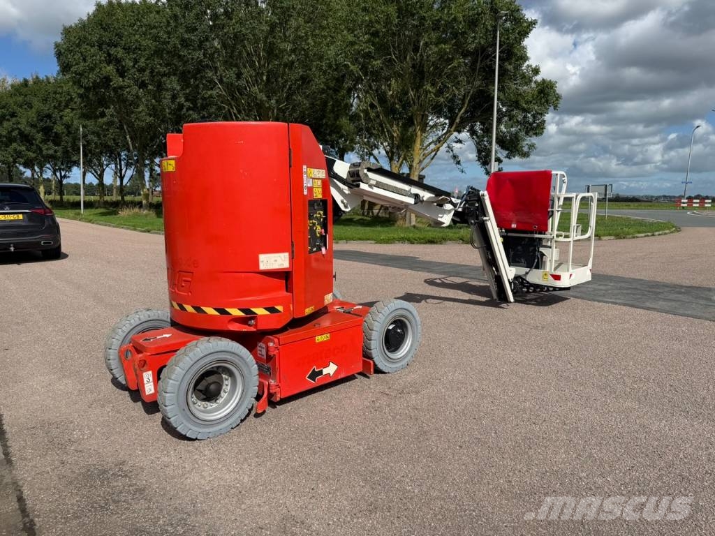 JLG E300AJP Съчленени стрелови подемници