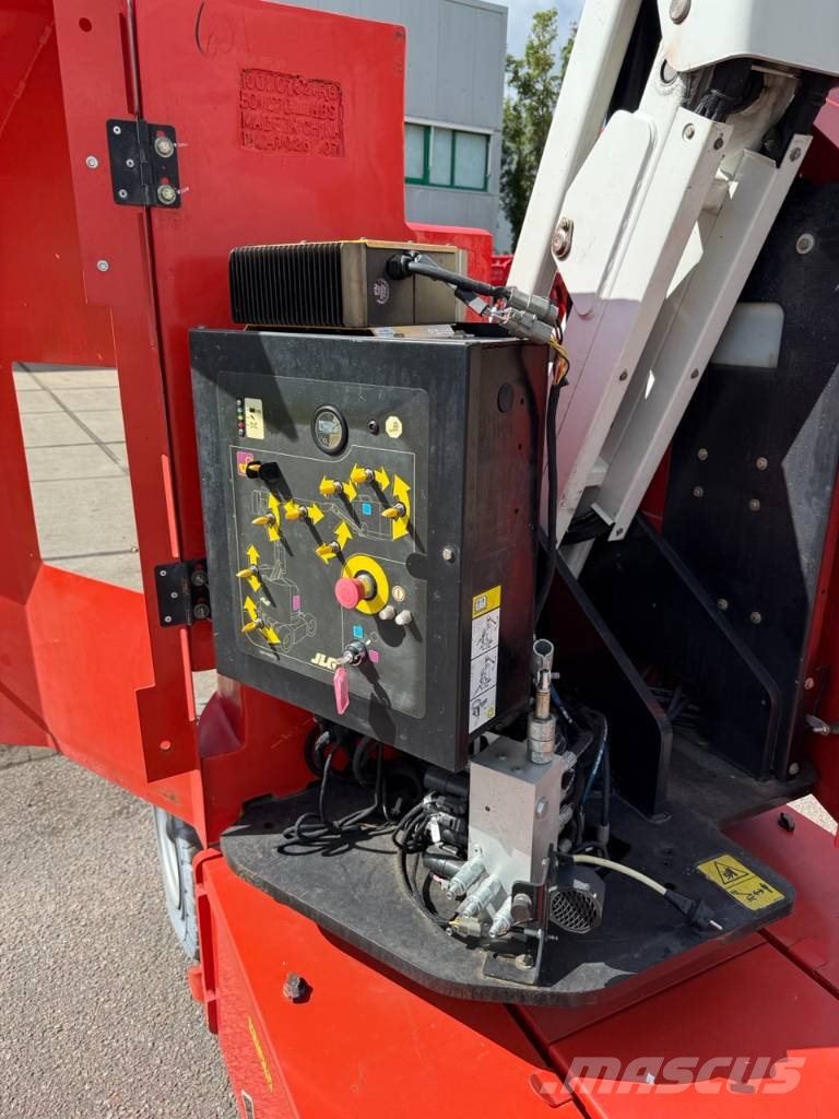 JLG E300AJP Съчленени стрелови подемници