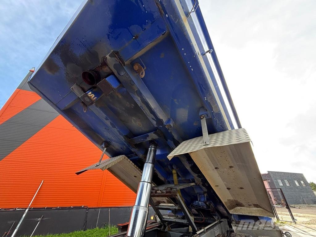 Volvo FH 16 650 6x4 RETARDER / TANDEM AXLE LIFT / BOX L= ダンプ