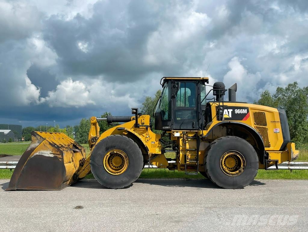 CAT 966M 轮式装载机