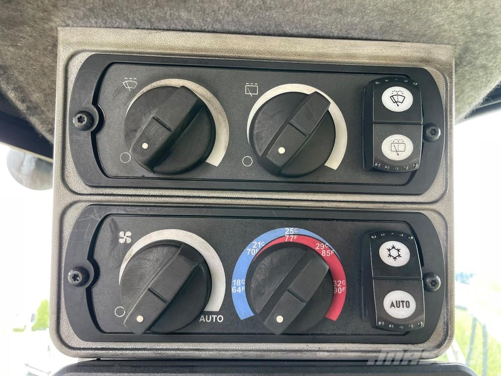 CAT 966M 轮式装载机