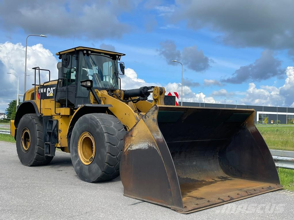 CAT 966M 轮式装载机