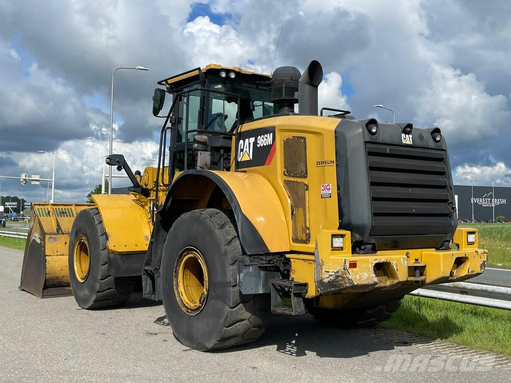 CAT 966M 轮式装载机