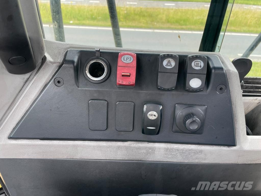 CAT 966M 轮式装载机