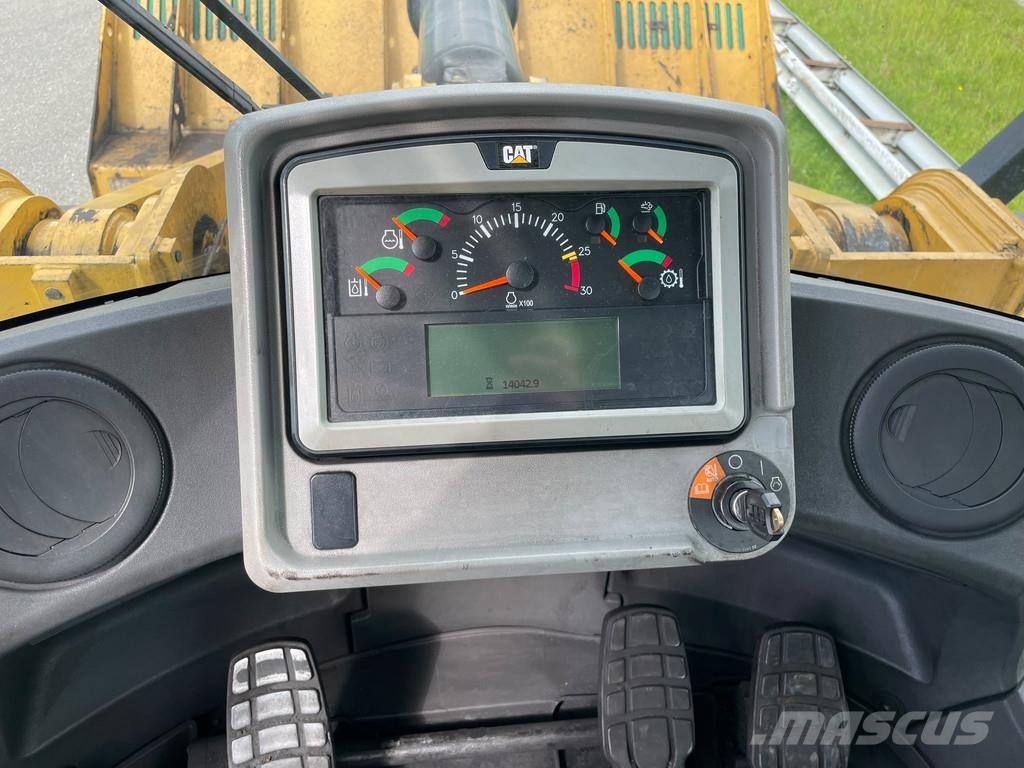 CAT 966M 轮式装载机