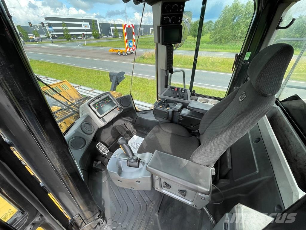 CAT 966M 轮式装载机