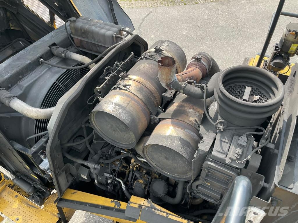 CAT 966M 轮式装载机