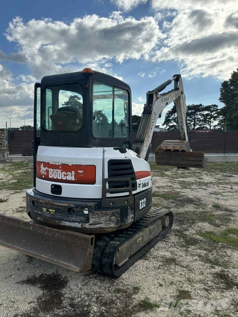 Bobcat E 32 Mini bageri < 7t