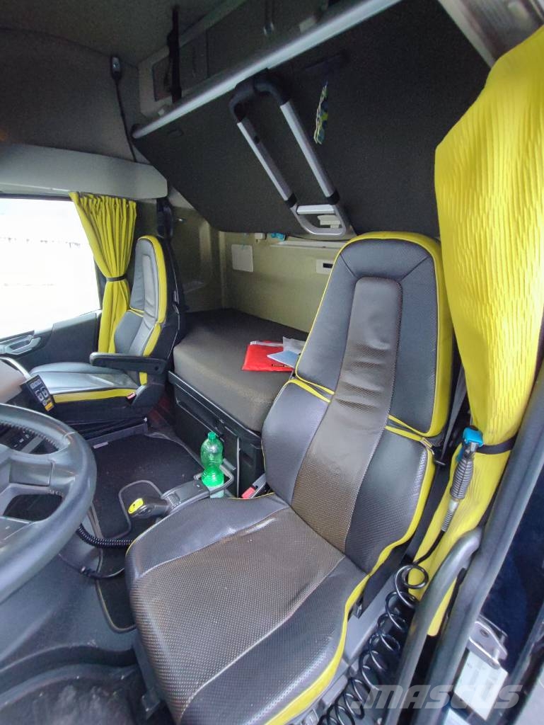 Volvo FH 16 Puuautot