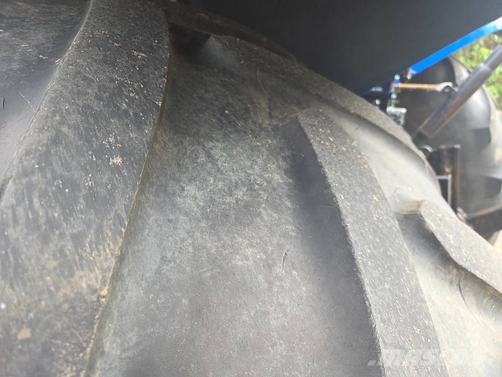 New Holland T 7.210 PC الجرارات