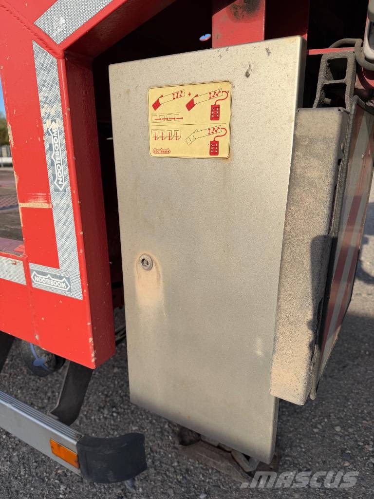 Nooteboom MCO-48-03V Poluprikolice labudice