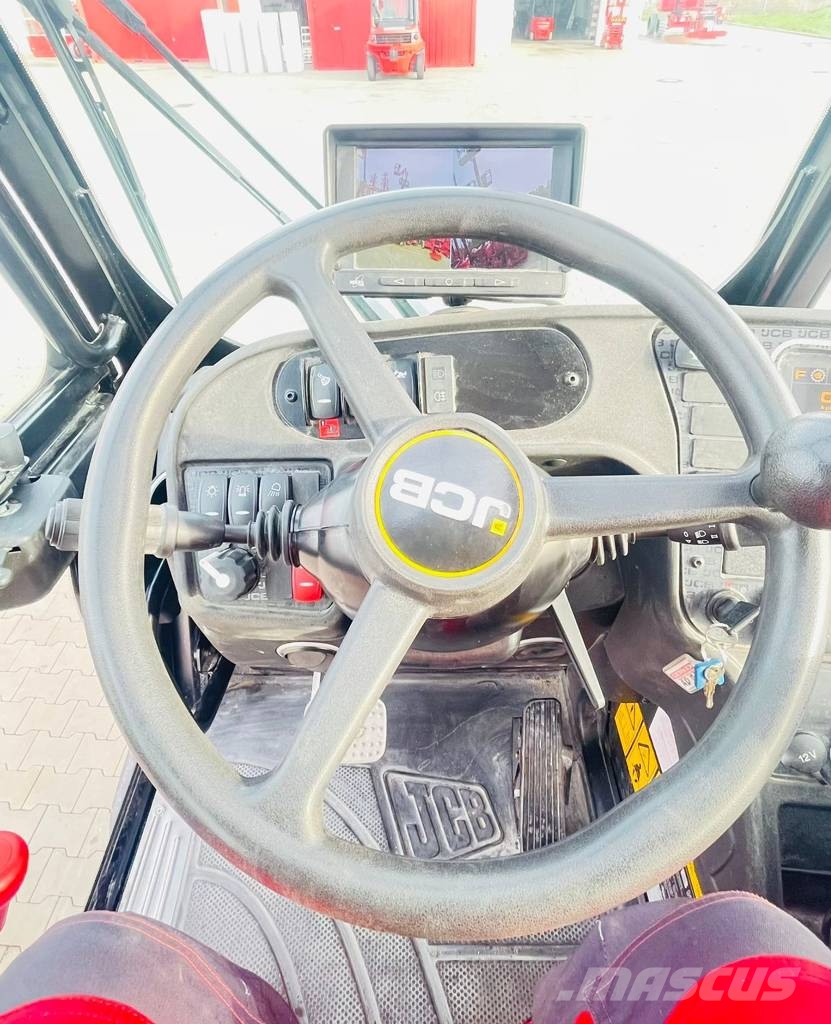JCB 555P260R 伸缩臂叉装车|叉装车