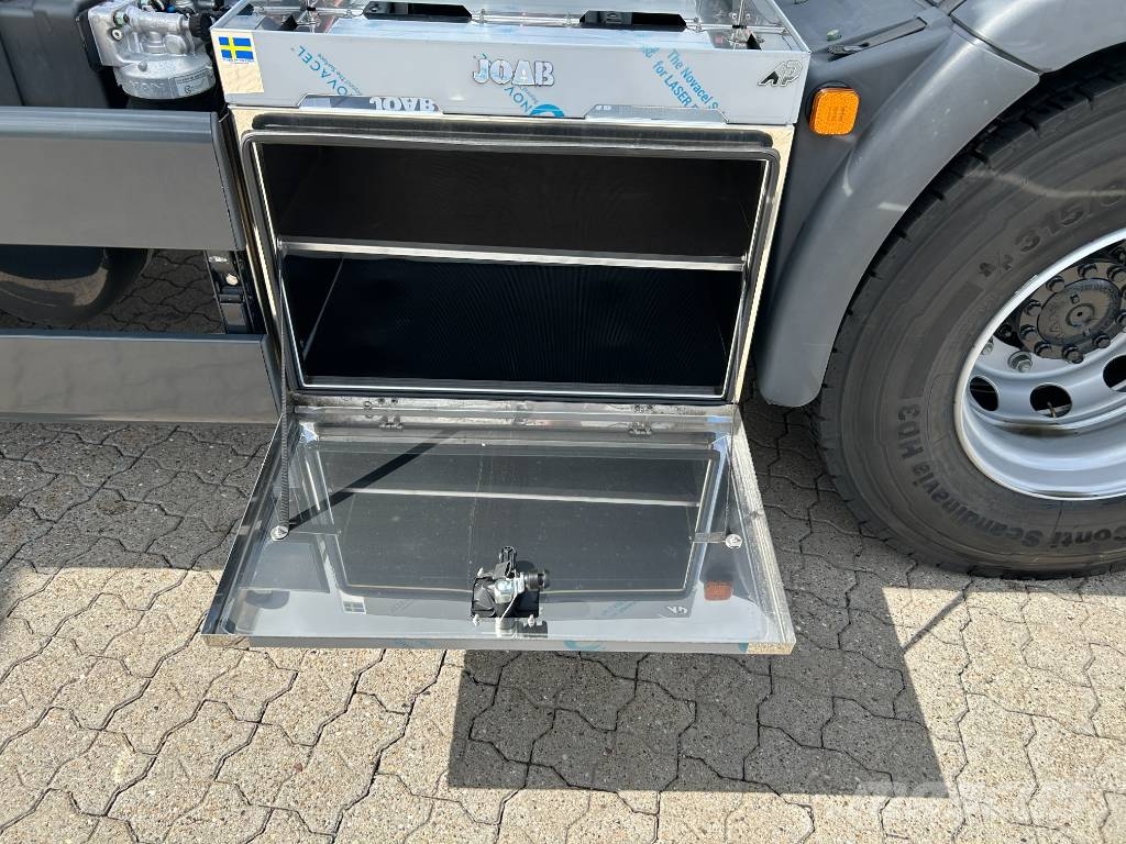 MAN TGX 35.520 8x4-4 BL Camiones polibrazo
