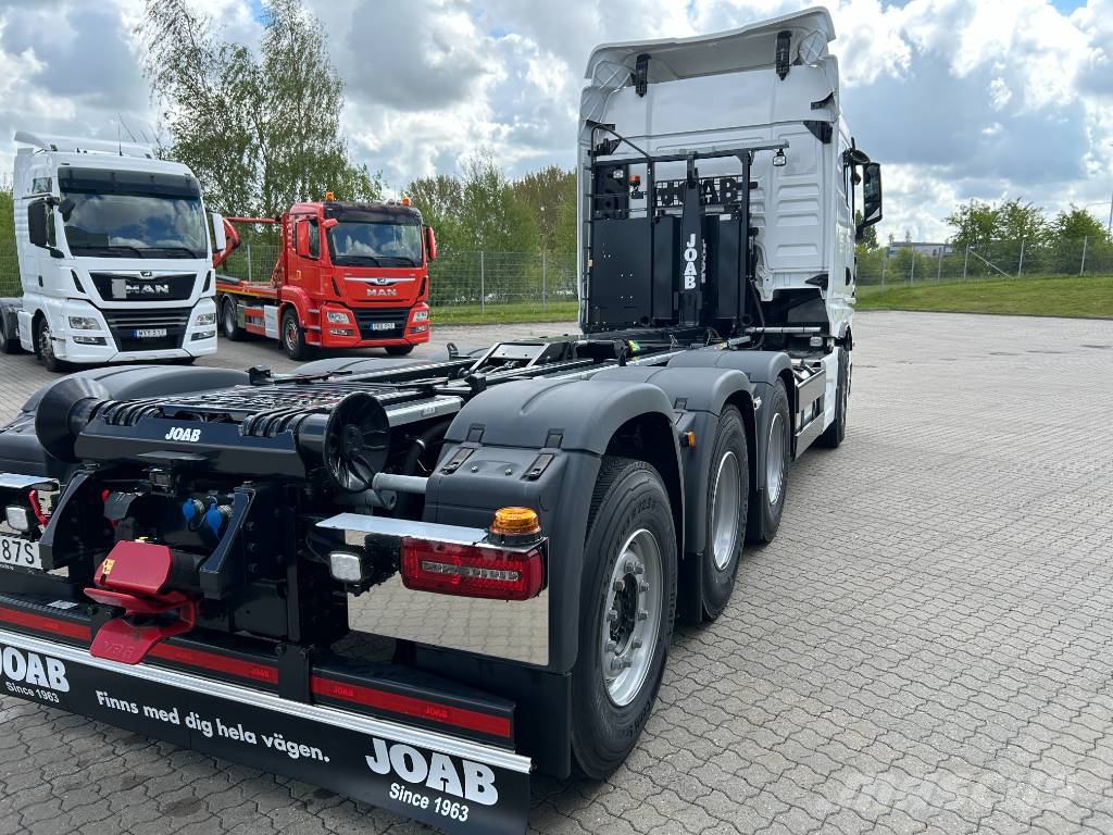 MAN TGX 35.520 8x4-4 BL Camiones polibrazo