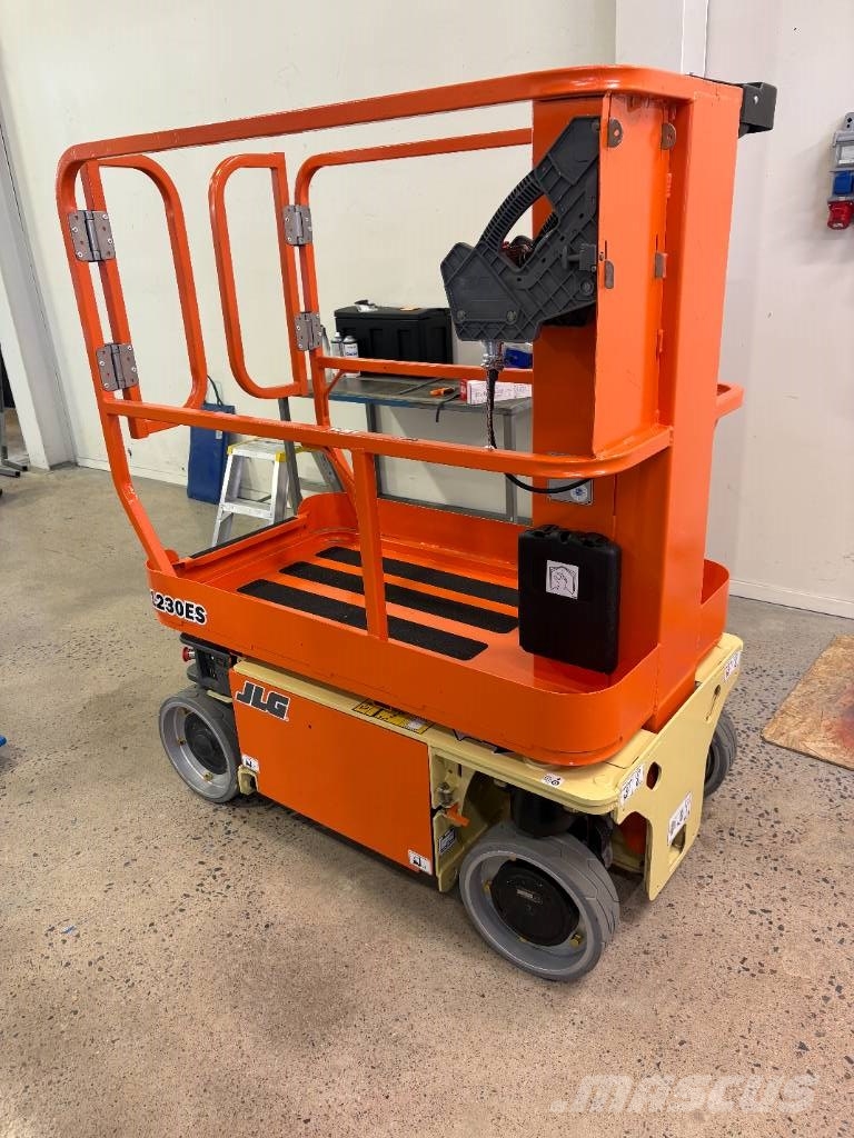 JLG 1230 ES Schaarhoogwerkers
