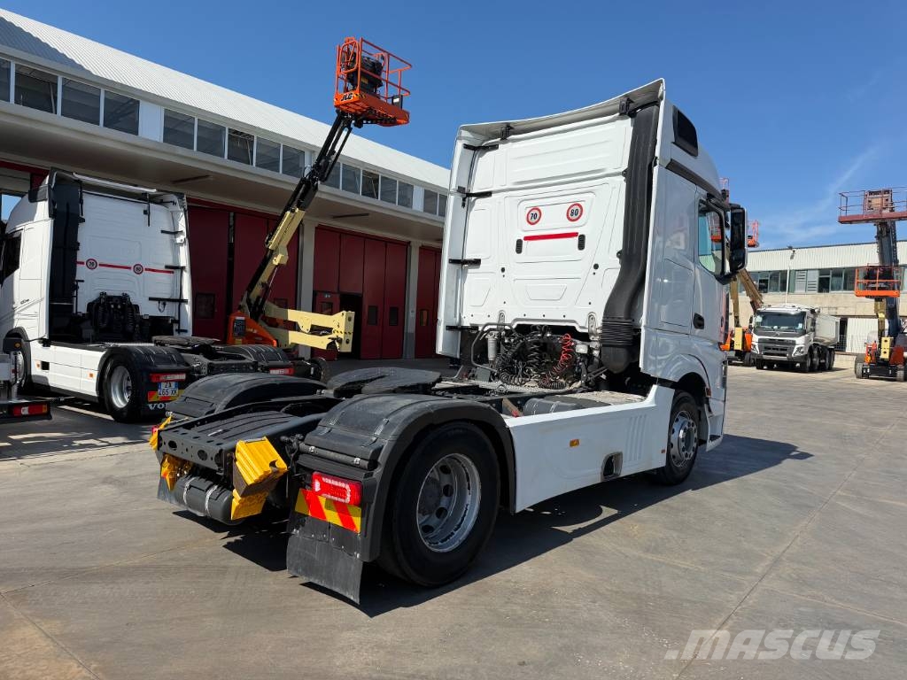 Mercedes-Benz Actros 1851 وحدات الجر