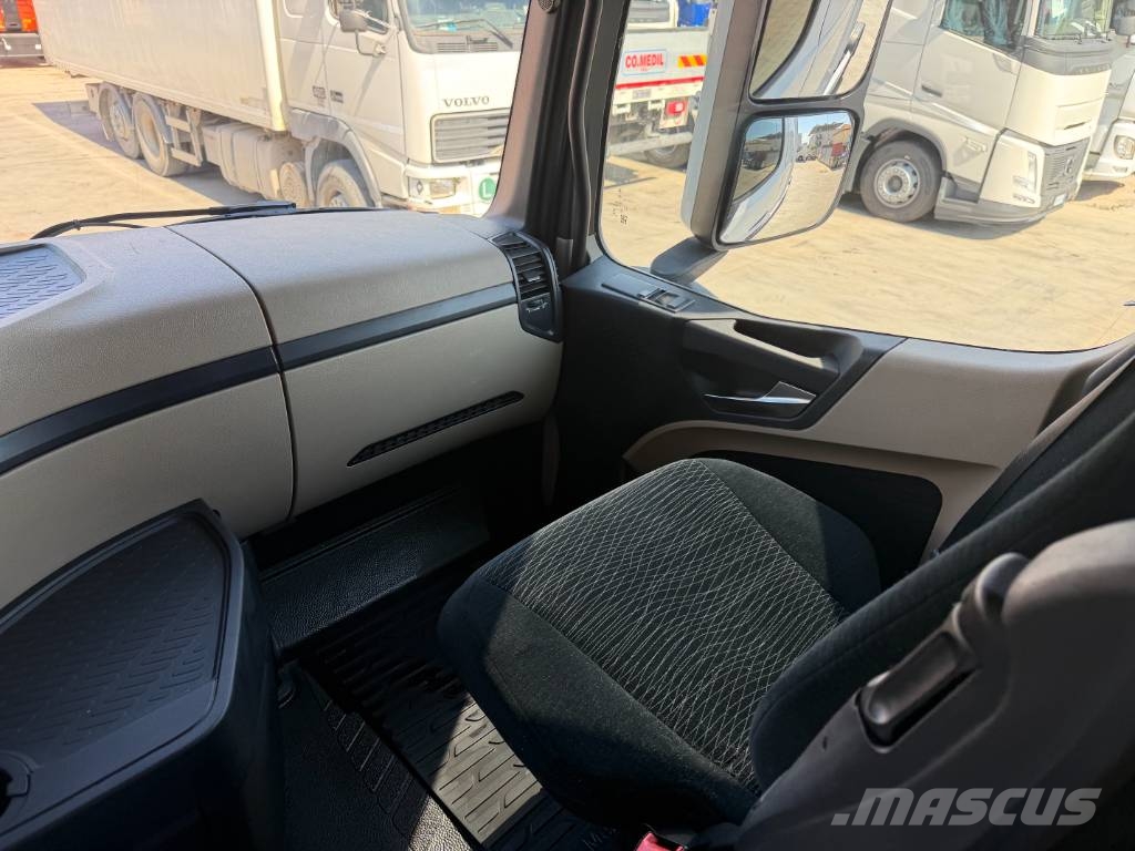 Mercedes-Benz Actros 1851 وحدات الجر