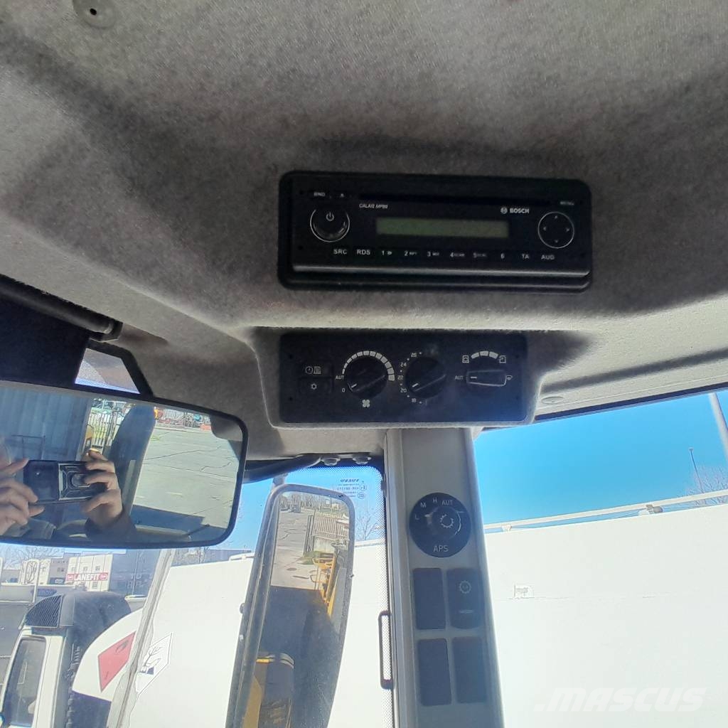 Volvo L 70 F لوادر بعجل