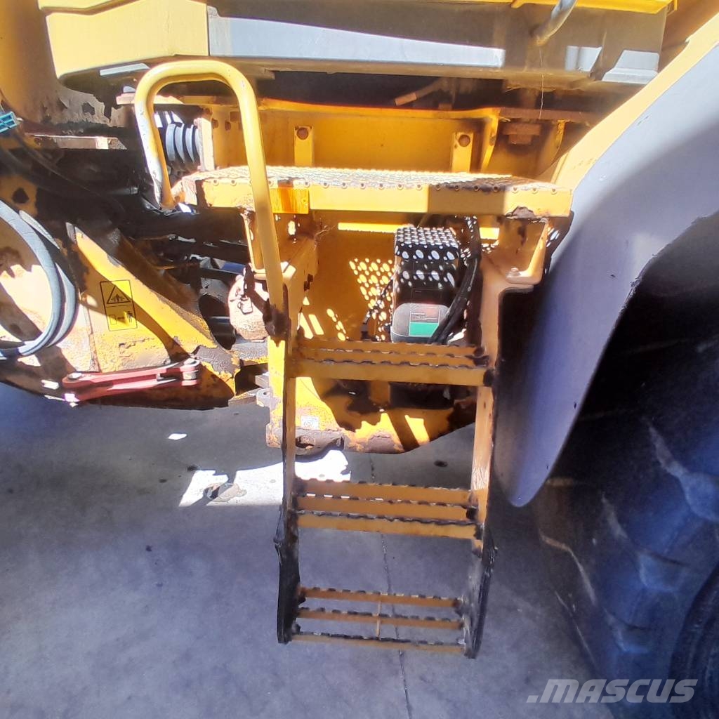 Volvo L 70 F لوادر بعجل