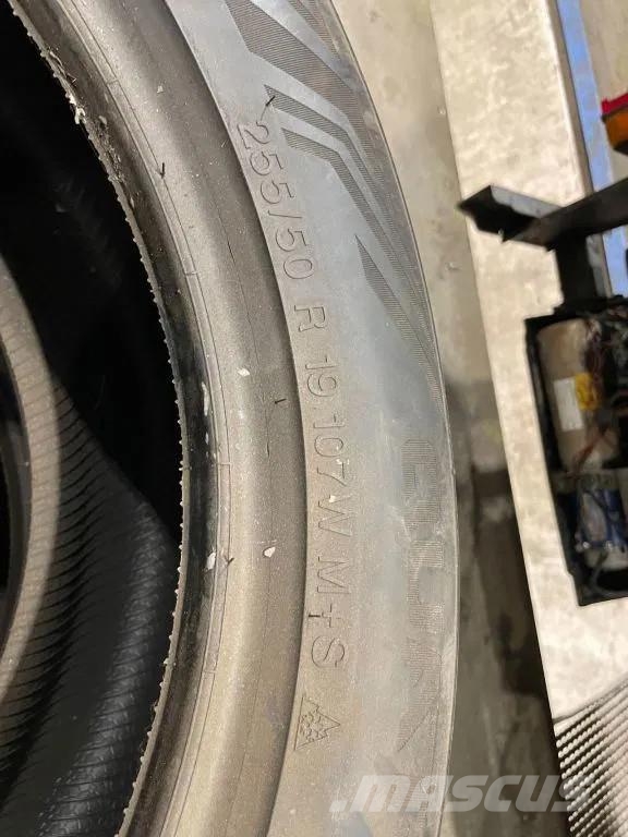 Vredestein banden maat 255/50 R19 107 W M+S Pneus, Rodas e Jantes