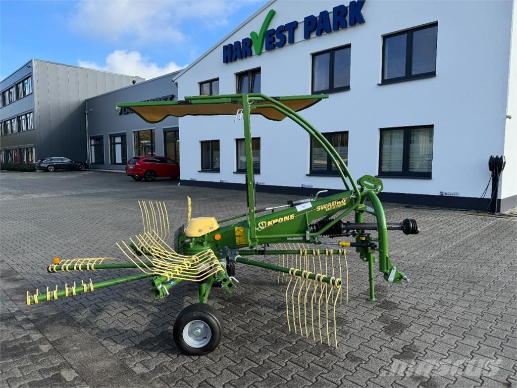 Krone SWADRO S 380 HIGHLAND Kendi yürür saman makinaları