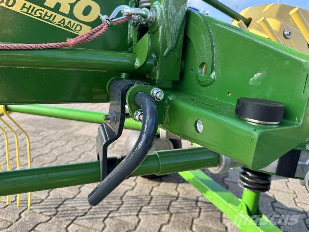 Krone SWADRO S 380 HIGHLAND Kendi yürür saman makinaları