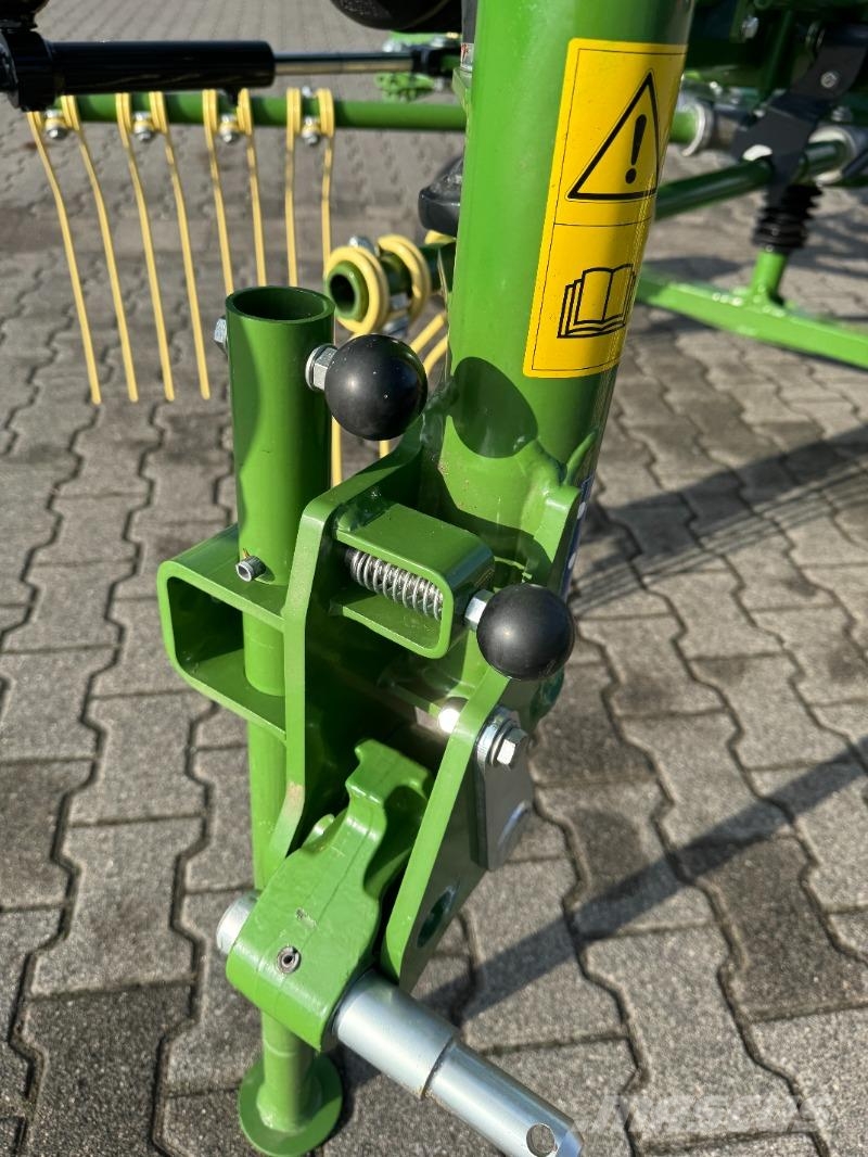 Krone SWADRO S 380 HIGHLAND Kendi yürür saman makinaları