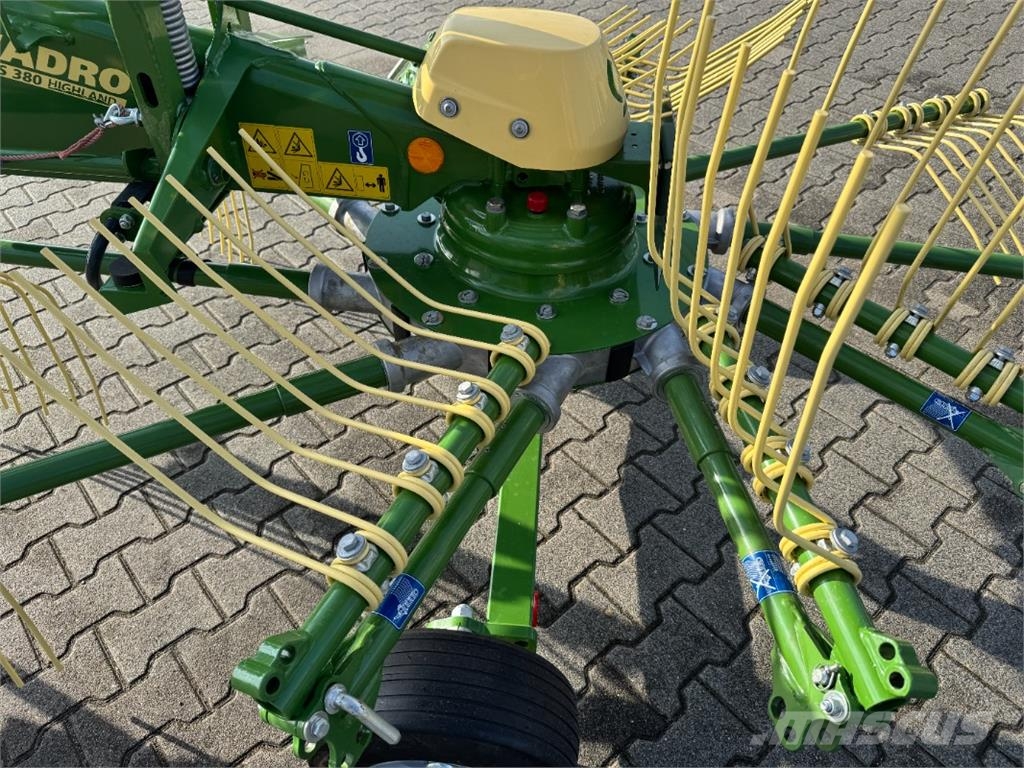 Krone SWADRO S 380 HIGHLAND Kendi yürür saman makinaları