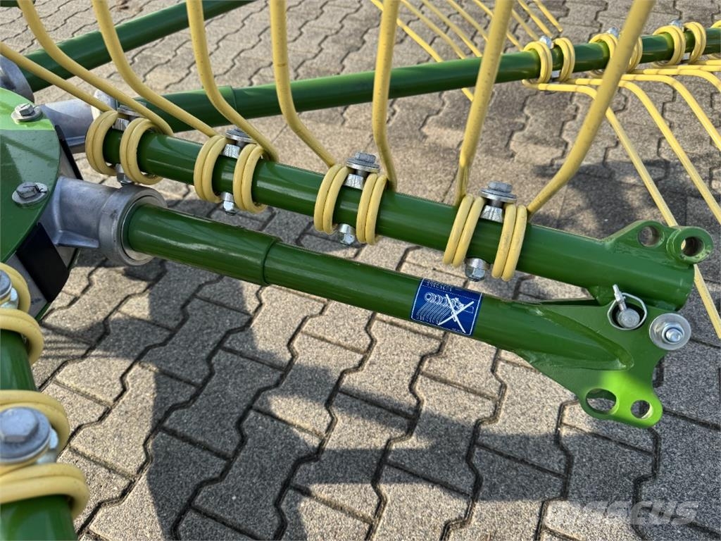 Krone SWADRO S 380 HIGHLAND Kendi yürür saman makinaları