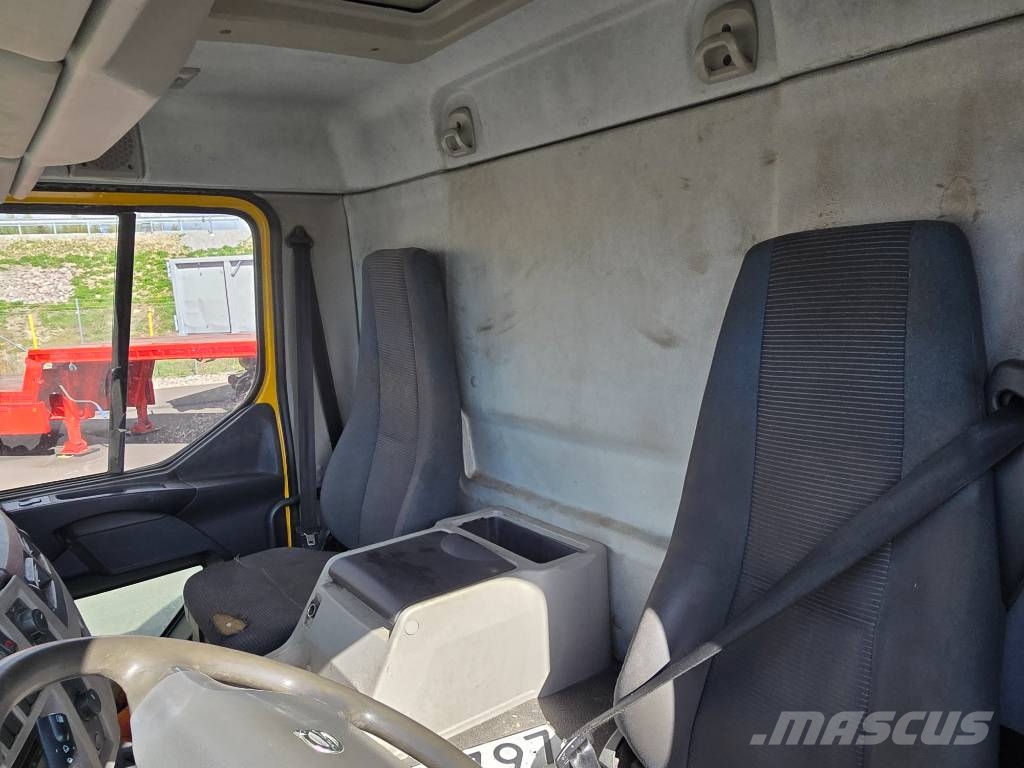Volvo FL 240 Camiones con chasís y cabina