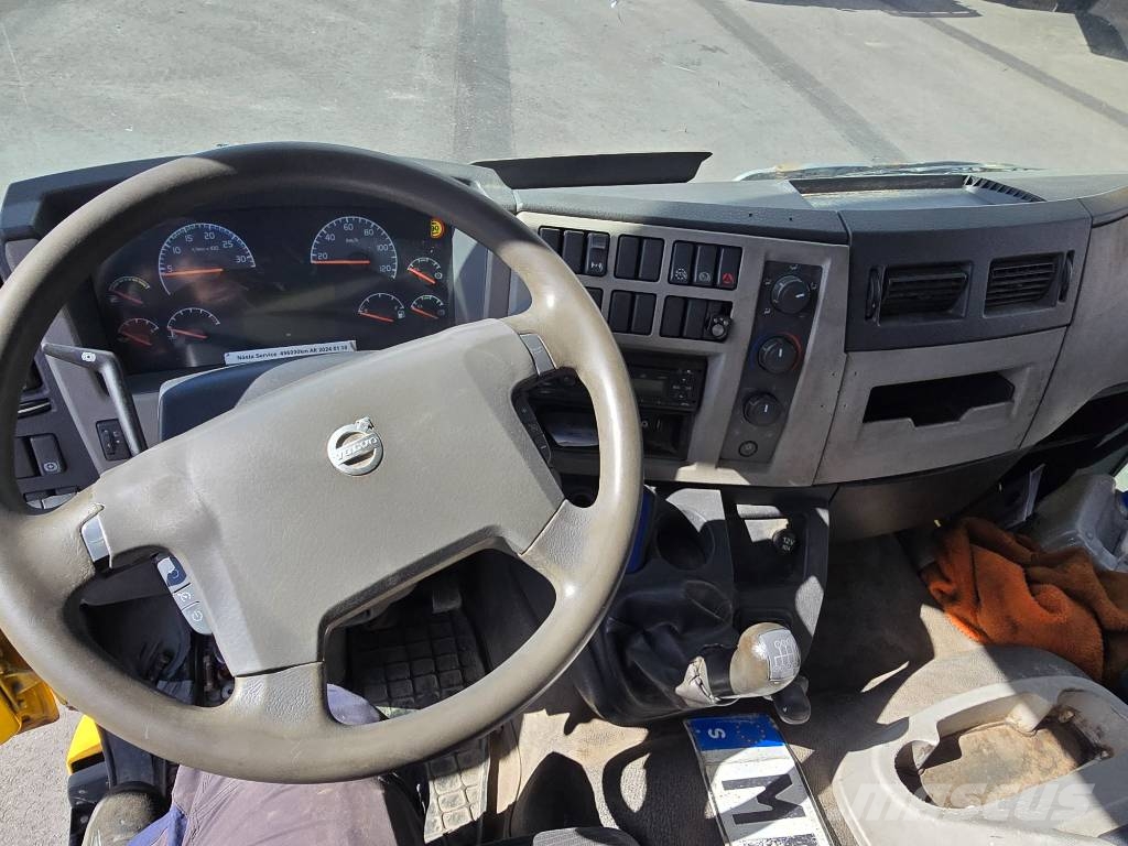 Volvo FL 240 Camiones con chasís y cabina