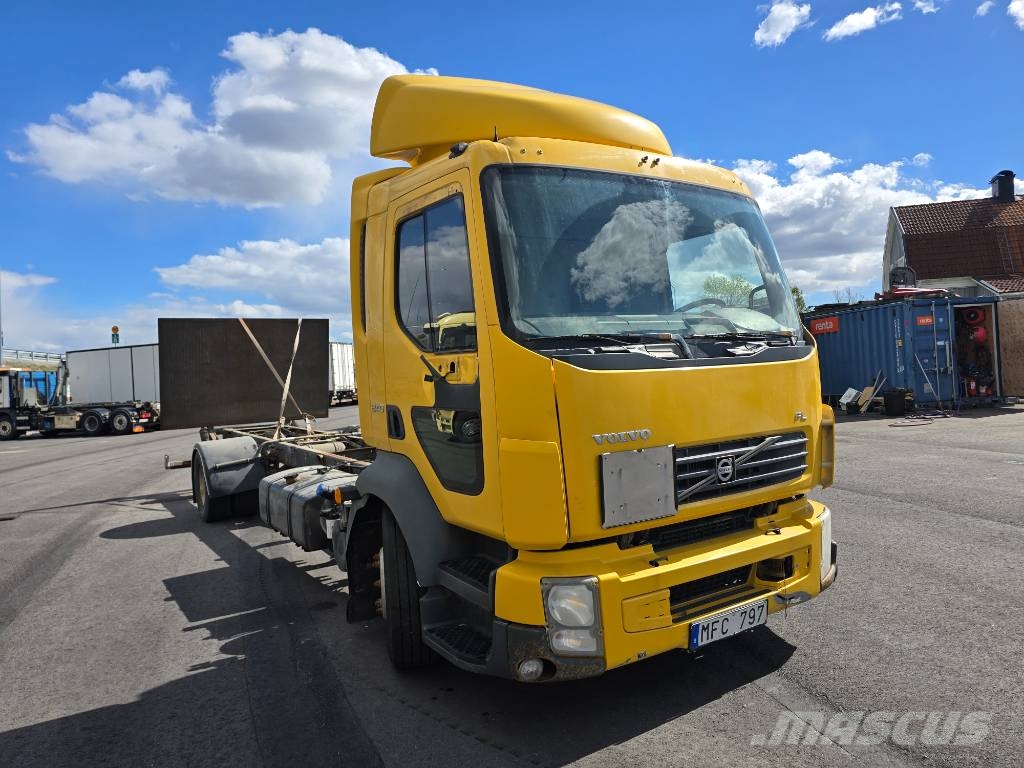 Volvo FL 240 Camiones con chasís y cabina