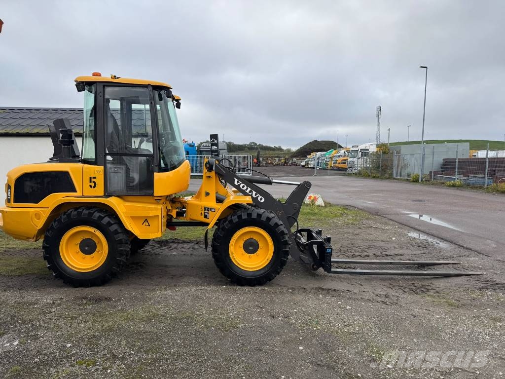Volvo L 30 G Utovarivači na točkove