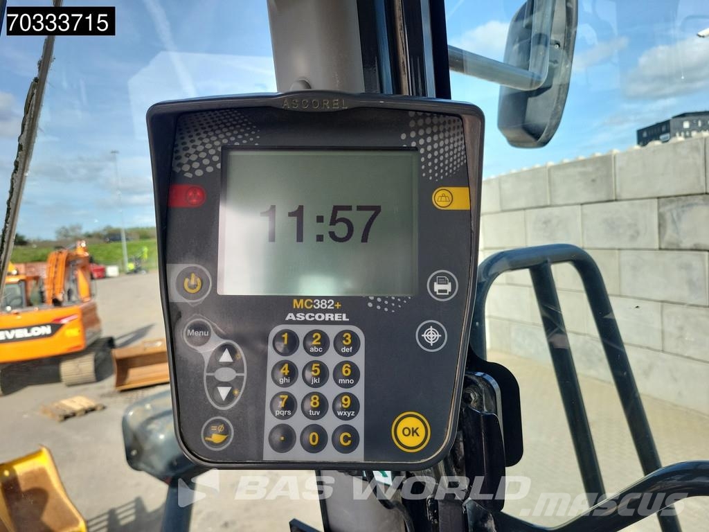Komatsu WA500 -7 Kolesni nakladalci