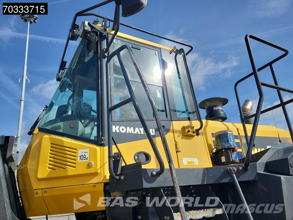 Komatsu WA500 -7 Kolesni nakladalci