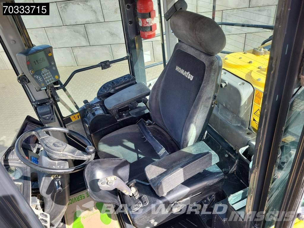Komatsu WA500 -7 Kolesni nakladalci