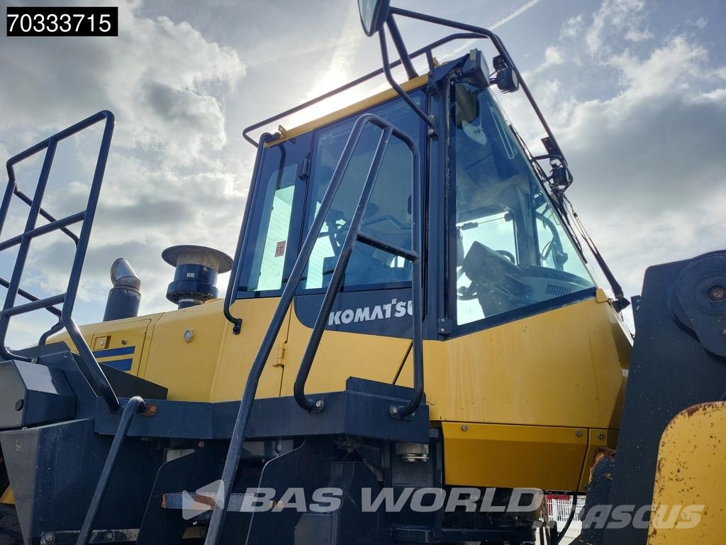 Komatsu WA500 -7 Kolesni nakladalci