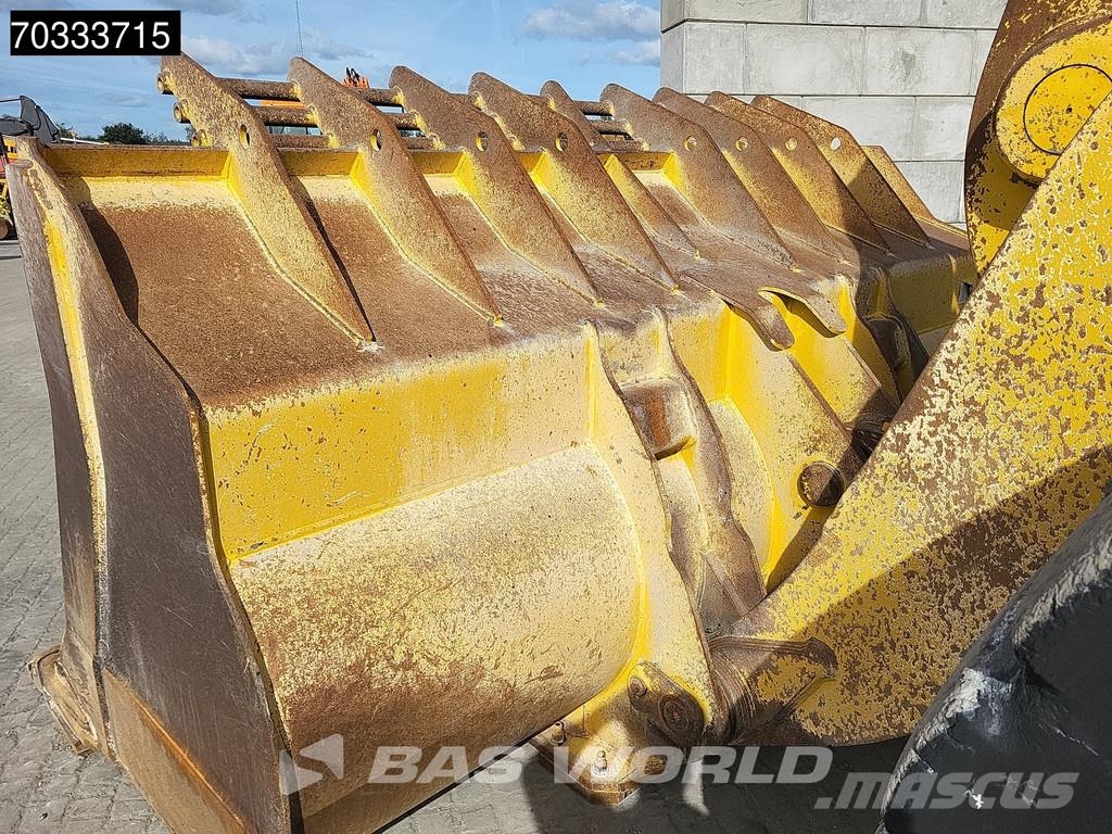 Komatsu WA500 -7 Kolesni nakladalci