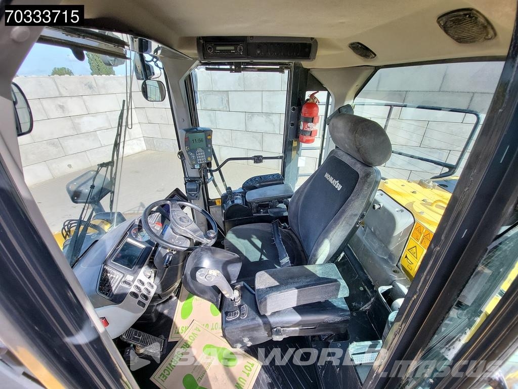 Komatsu WA500 -7 Kolesni nakladalci