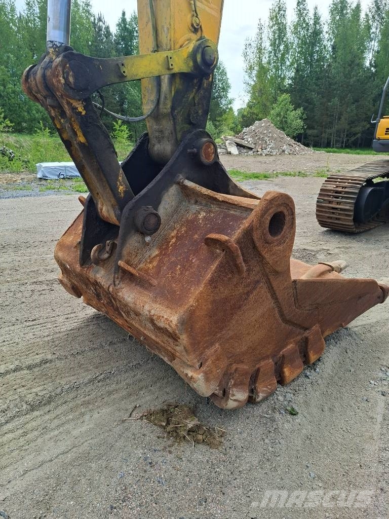 Komatsu 360 LC حفارات زحافة