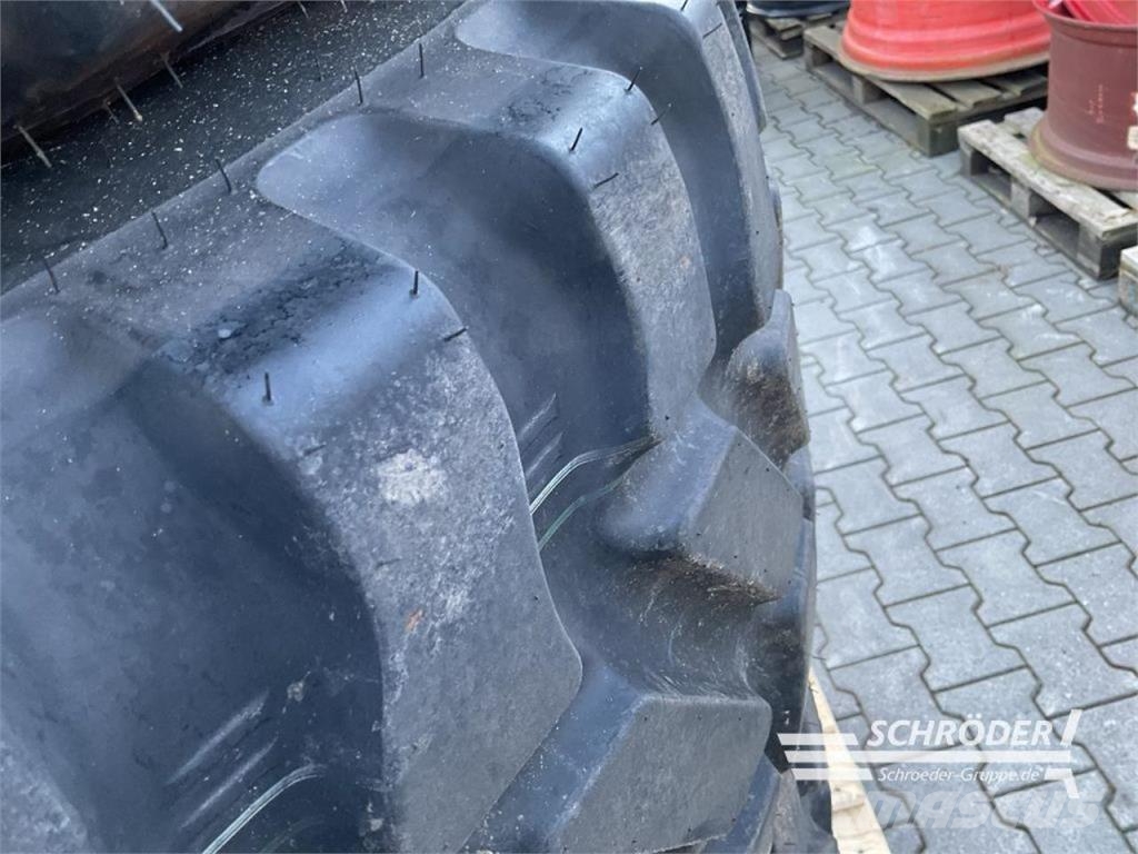Goodyear 4X 405/70 R20 Dual wheels