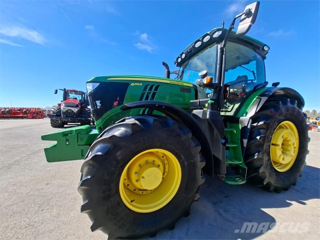 John Deere 6215R Traktori