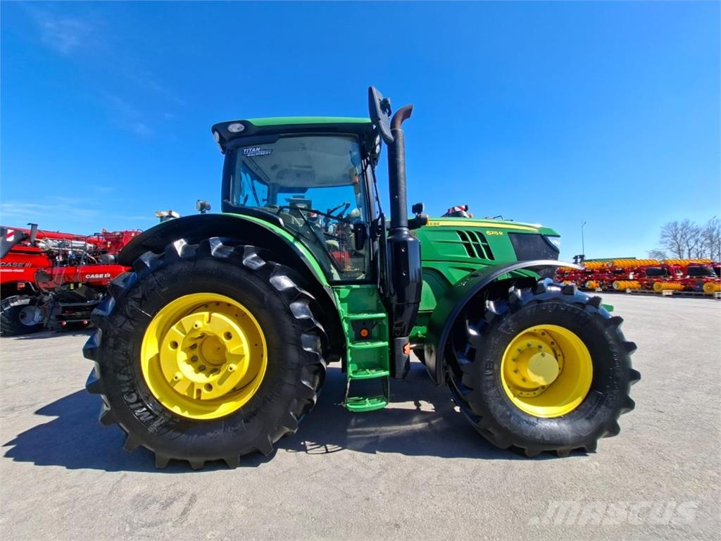 John Deere 6215R Traktori